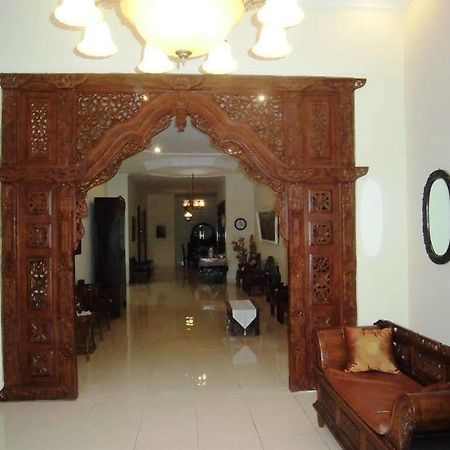 Griya Putri Dewi Guesthouse Yogyakarta Dış mekan fotoğraf